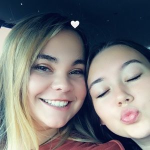 Meet your Posher, Claira